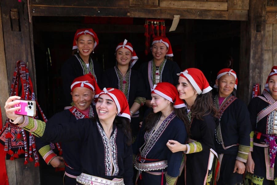 sapa with locals