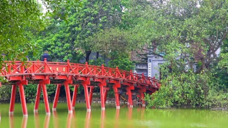 hoan kiem lake