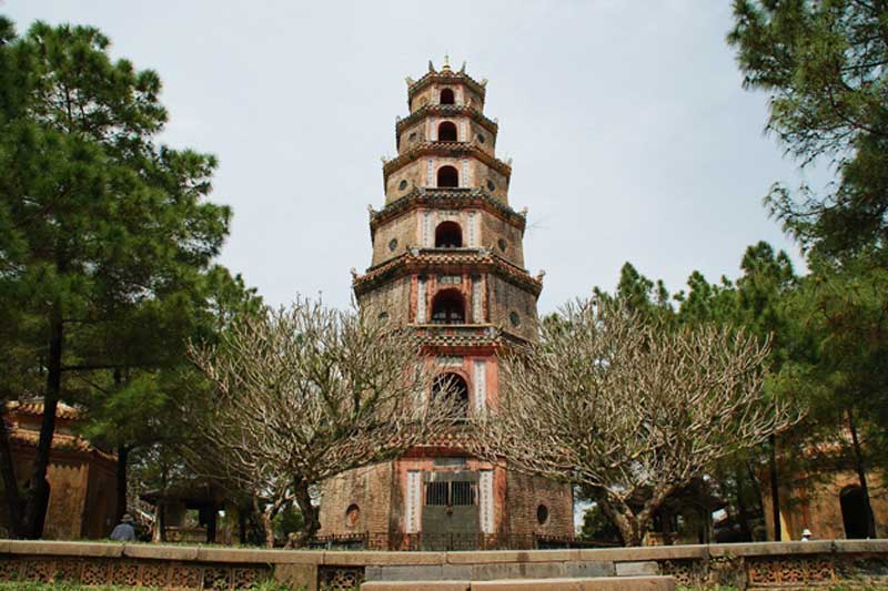 The Pagoda of the Celestial Lady