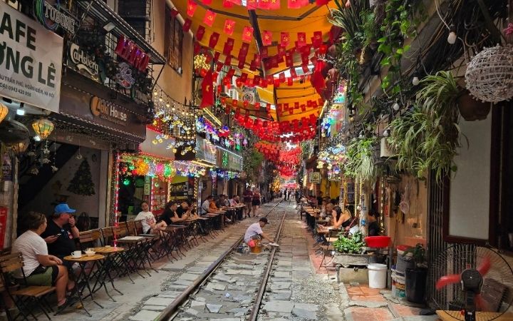 Hanoi Train Street