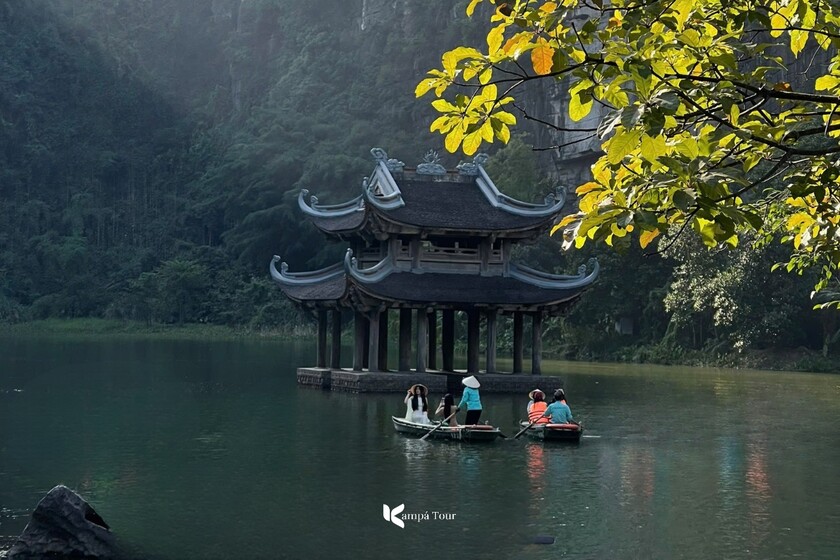 Oliver's exclusive tips on how to visit Trang An without the crowds