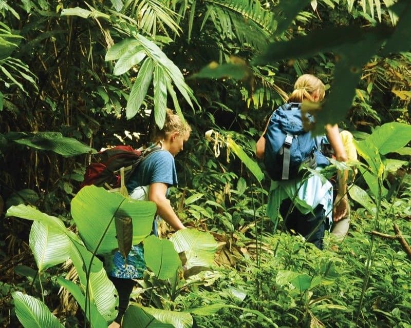 trekking en laos - turistas