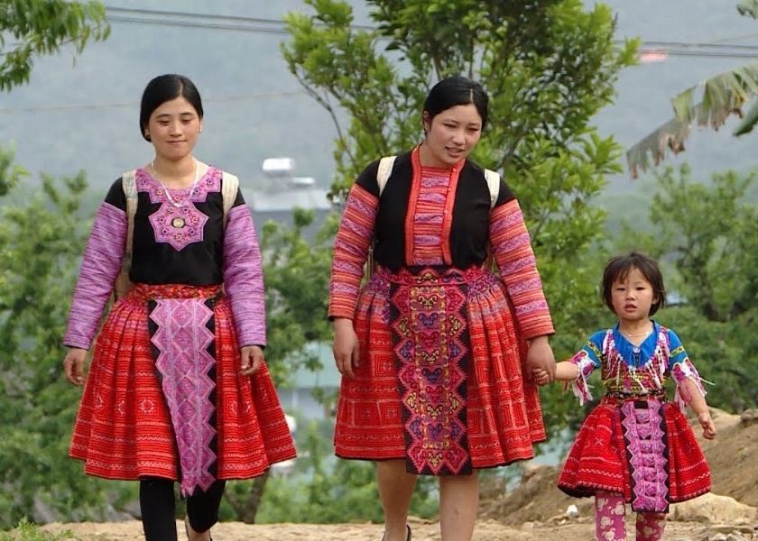 The Hmong people, flowers of the northern highlands.