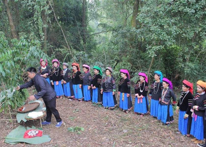 A traditional festival of the Pu Peo people.
