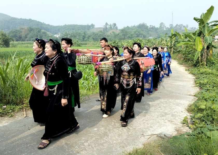 A traditional Tay wedding.