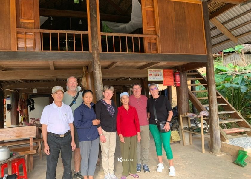 Tourists with Oliver Phung on a trip to Pu Luong.