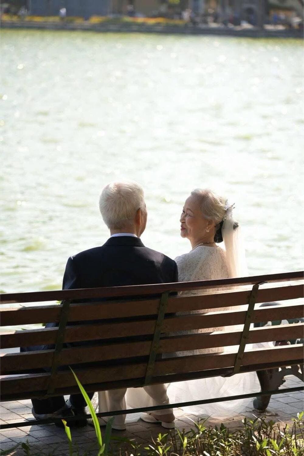  Wedding Photoshoot at Hoan Kiem Lake