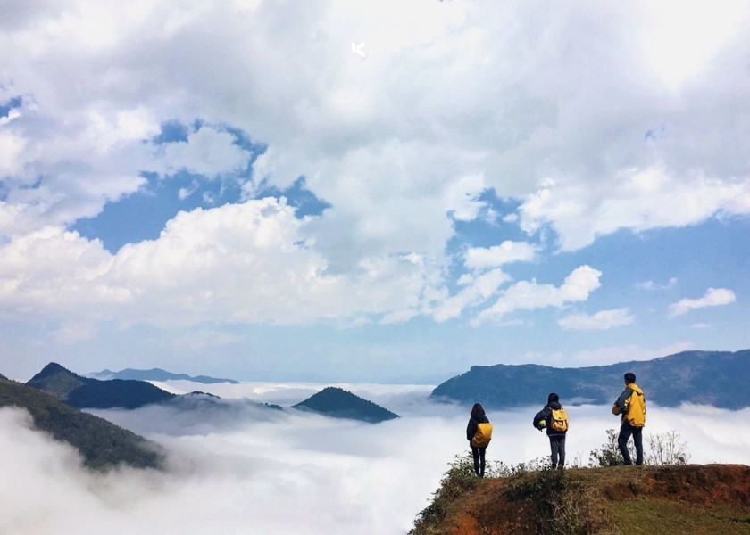 Cloud hunting in Y Ty during winter