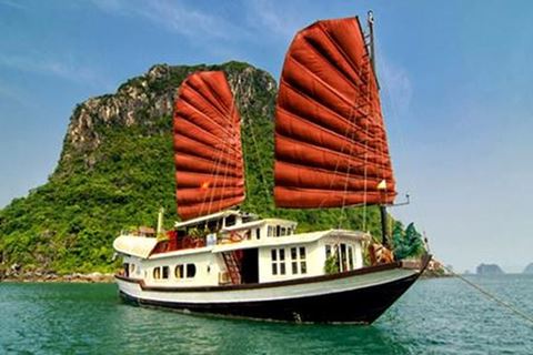 Junco privado de 3 camarotes Cuatro Estaciones