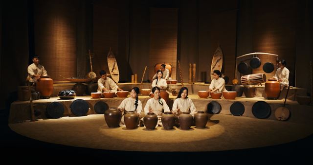 The GOm Show performance