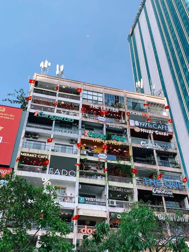 We also have the chance to visit the famous Cafe Apartment in Saigon!