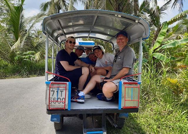 Excursión en “xe loi” (triciclo motorizado) para descubrir el campo