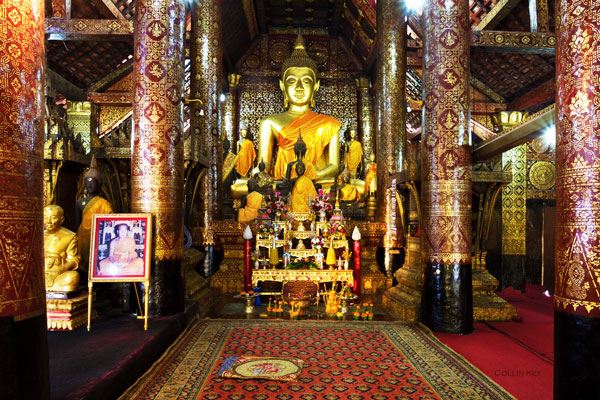 El interior de la pagoda Wat Xieng Thong, una pagoda de más de 465 años
