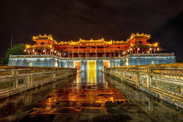 Hue Imperial City, one of the most important structures of the Nguyen Dynasty, holds memories of a powerful feudal era in Vietnam