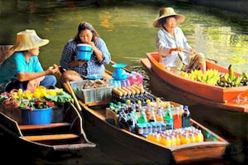 Descubre la vida cotidiana en los mercados flotantes de Tailandia