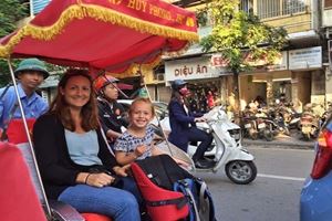 Explora el barrio antiguo de Hanói en taxi ciclo