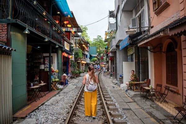 La calle del tren de Hanoi no está tan transitada como antes debido a problemas de seguridad