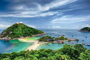 El ambiente tranquilo en una costa de Koh Samui