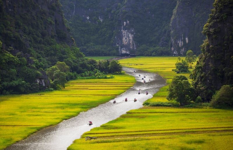 Ninh Binhs enchanting karst landscapes and emerald waters