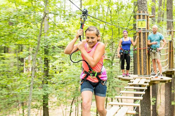 Parque de atracciones en High Point Rope Park, Koh Rong