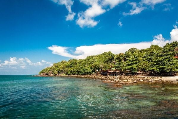Las playas de Sihanoukville son famosas por su arena blanca y aguas cristalinas