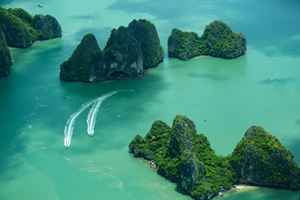 Bahía de Halong tomada por un hidroavión