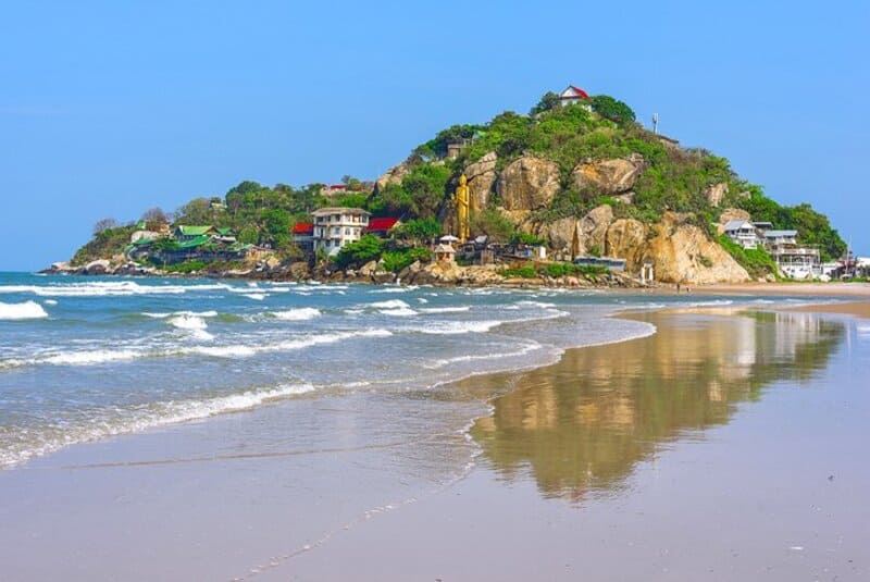 The tranquil beauty of Hua Hin Beach