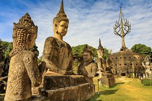 Templos majestuosos y paisajes tranquilos en Laos