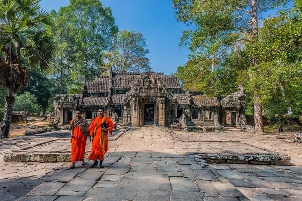 Encuentro con los monjes en Camboya